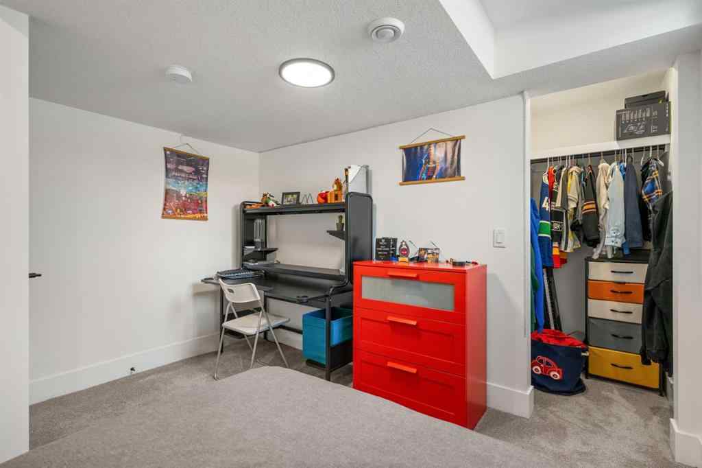 MLS® A2256604 - 235 Lake Wapta Rise SE in Lake Bonavista Calgary, Residential