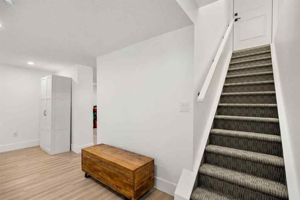 MLS® A2256604 - 235 Lake Wapta Rise SE in Lake Bonavista Calgary, Residential