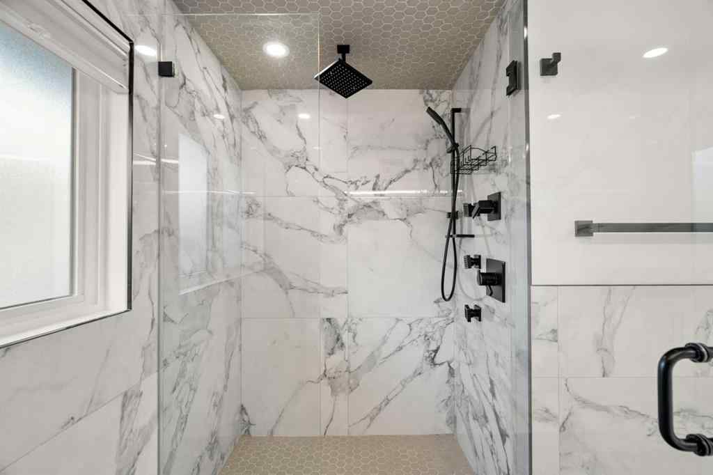 MLS® A2256604 - 235 Lake Wapta Rise SE in Lake Bonavista Calgary, Residential