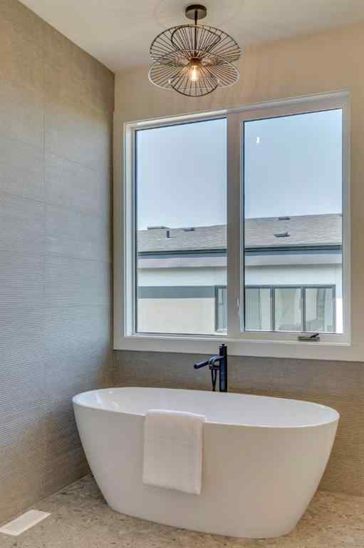 MLS® A2256608 - 48 Elveden Park SW in Springbank Hill Calgary, Residential