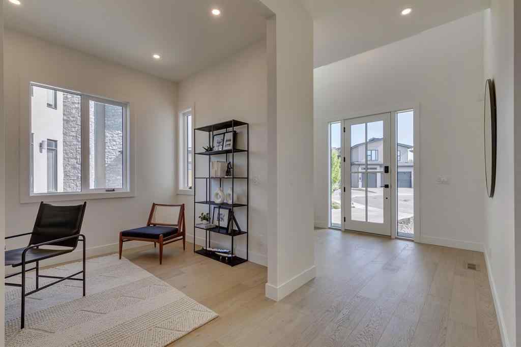 MLS® A2256608 - 48 Elveden Park SW in Springbank Hill Calgary, Residential