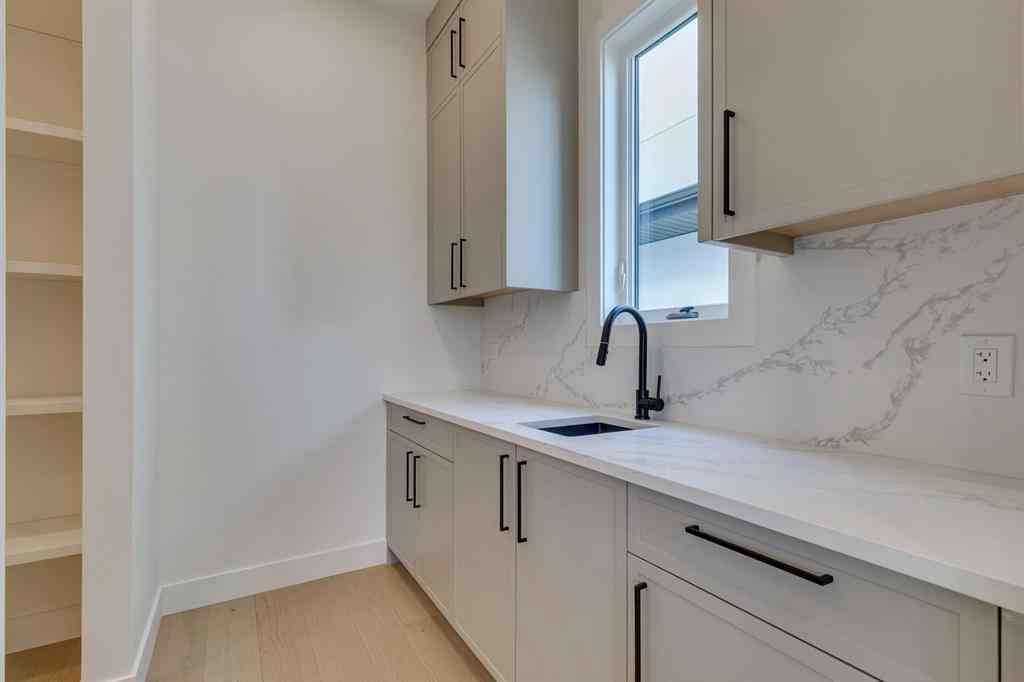MLS® A2256608 - 48 Elveden Park SW in Springbank Hill Calgary, Residential