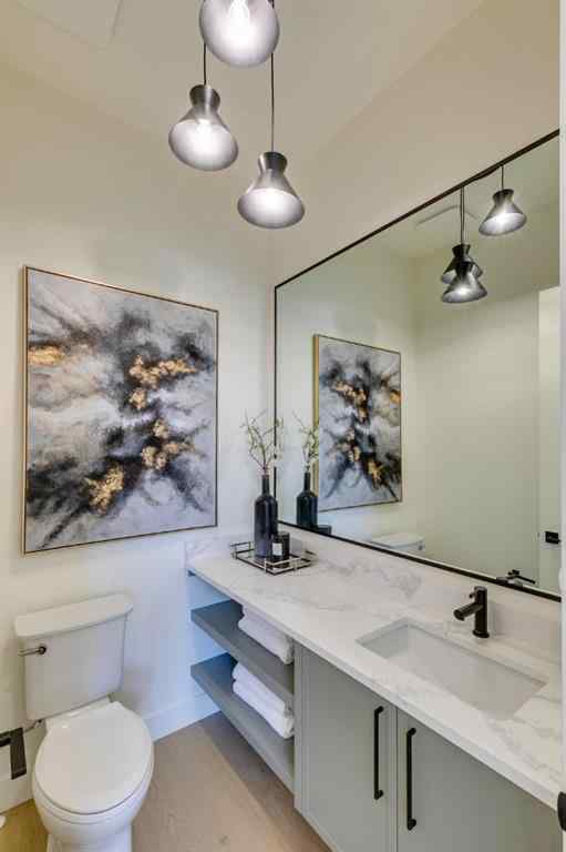MLS® A2256608 - 48 Elveden Park SW in Springbank Hill Calgary, Residential