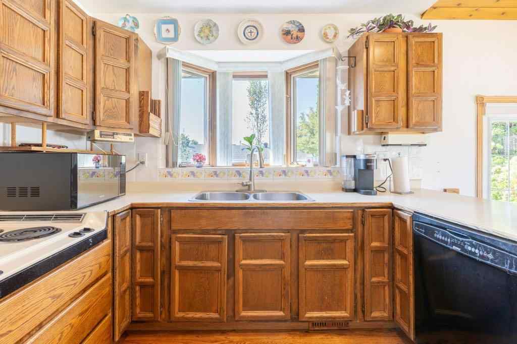 MLS® A2256611 - 17 Iris Court SE in Connaught Medicine Hat, Residential