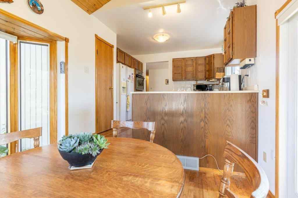 MLS® A2256611 - 17 Iris Court SE in Connaught Medicine Hat, Residential