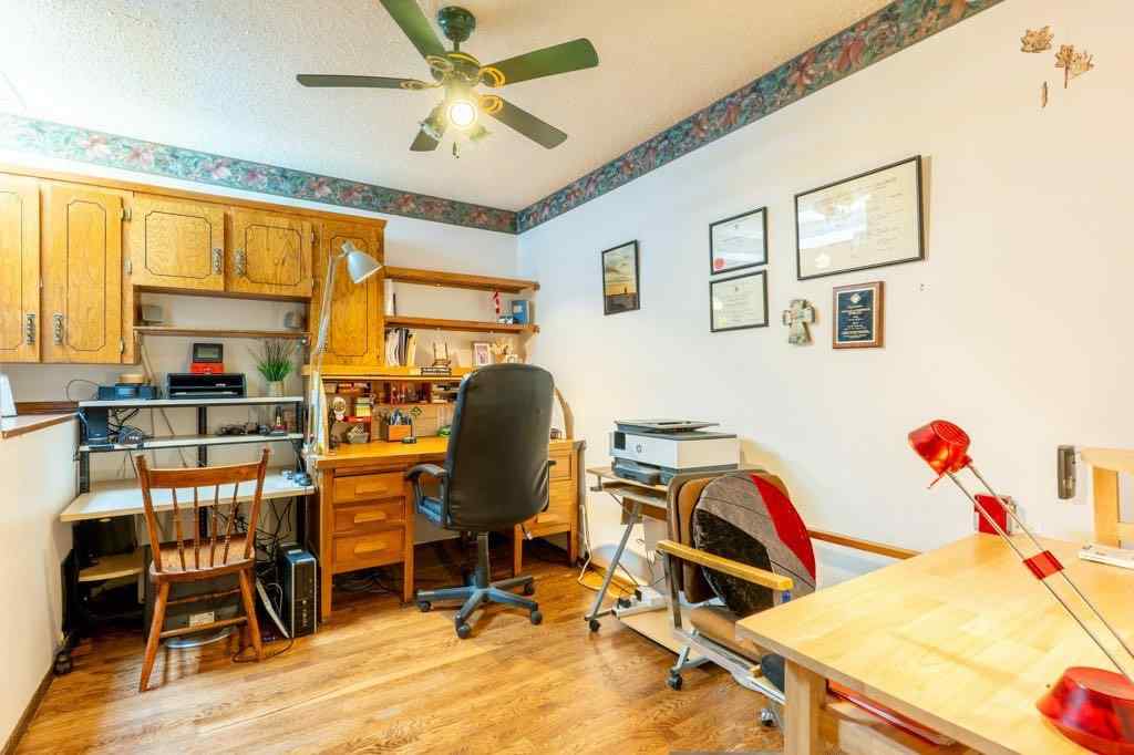 MLS® A2256611 - 17 Iris Court SE in Connaught Medicine Hat, Residential