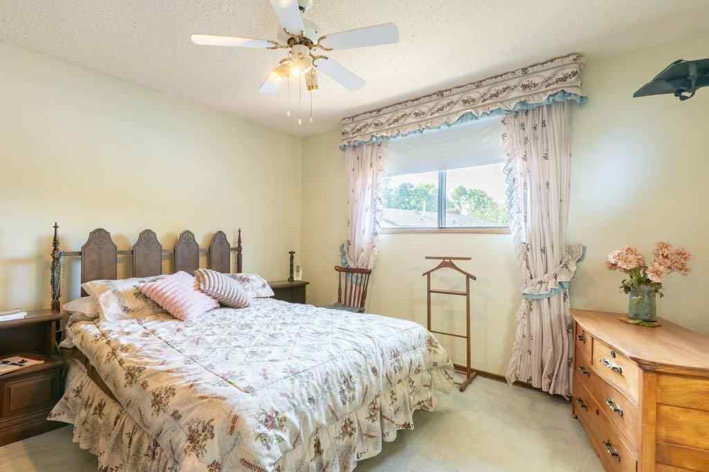 MLS® A2256611 - 17 Iris Court SE in Connaught Medicine Hat, Residential