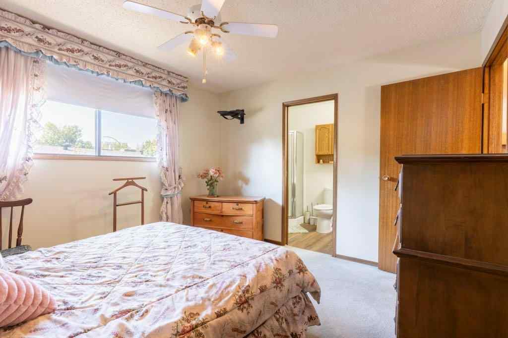 MLS® A2256611 - 17 Iris Court SE in Connaught Medicine Hat, Residential