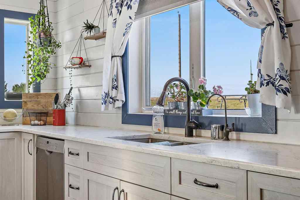 MLS® A2256614 - 33257 10 Range Road   in NONE Rural Mountain View County, Residential