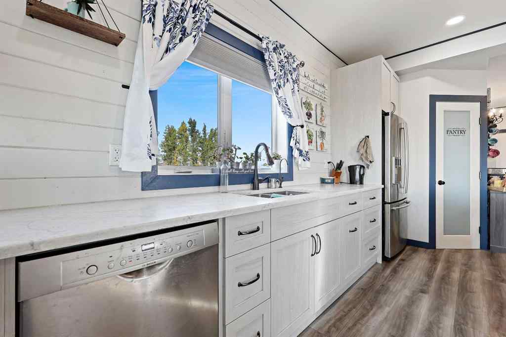 MLS® A2256614 - 33257 10 Range Road   in NONE Rural Mountain View County, Residential