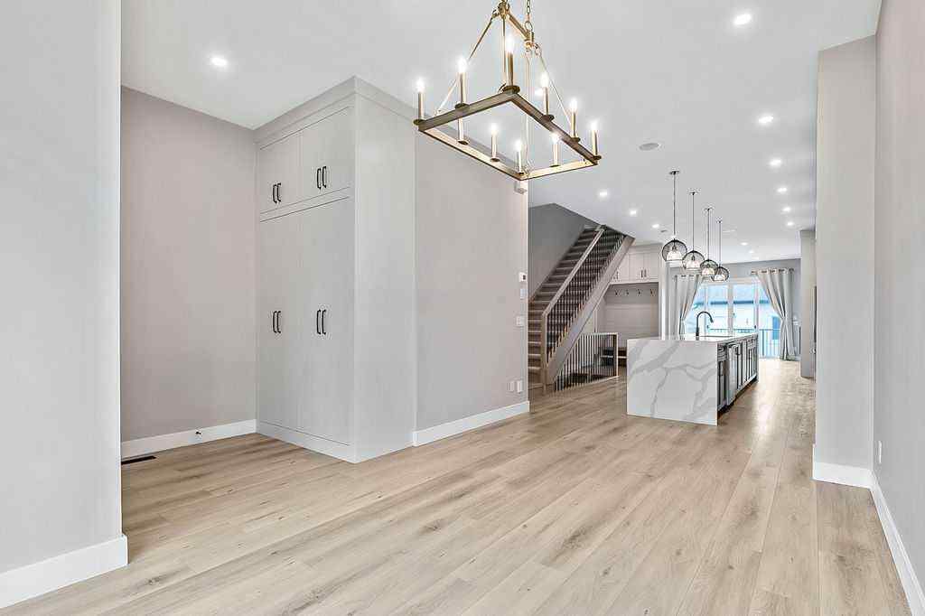 MLS® A2256619 - 910 41 Street SW in Rosscarrock Calgary, Residential