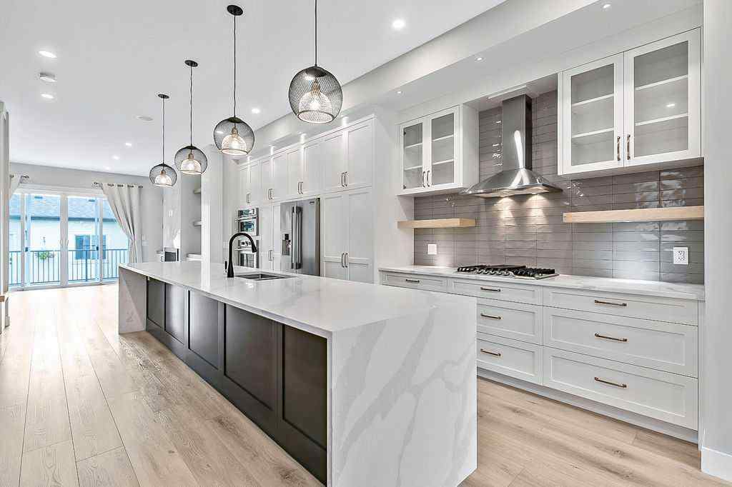 MLS® A2256619 - 910 41 Street SW in Rosscarrock Calgary, Residential