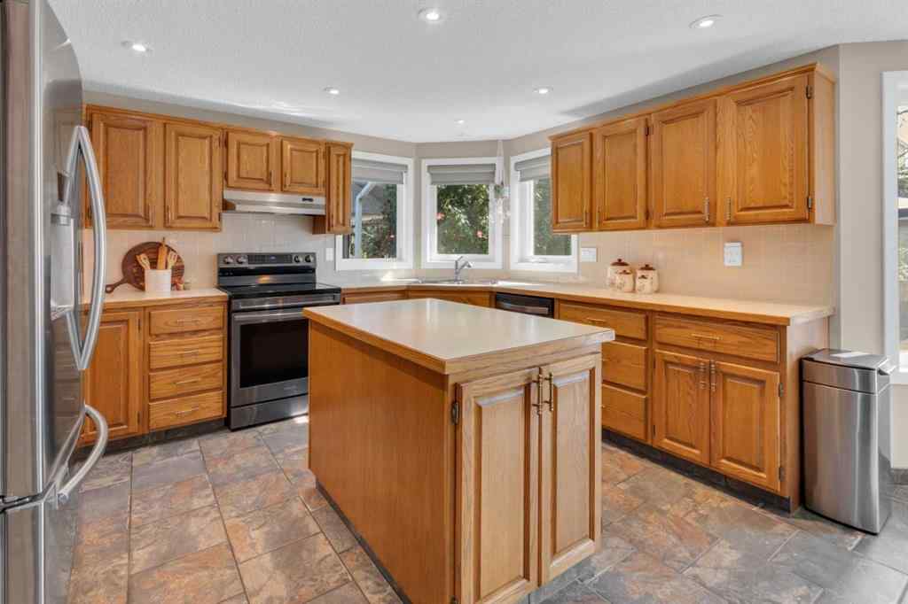 MLS® A2256623 - 240 Woodbriar Place SW in Woodbine Calgary, Residential