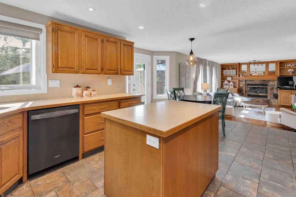 MLS® A2256623 - 240 Woodbriar Place SW in Woodbine Calgary, Residential