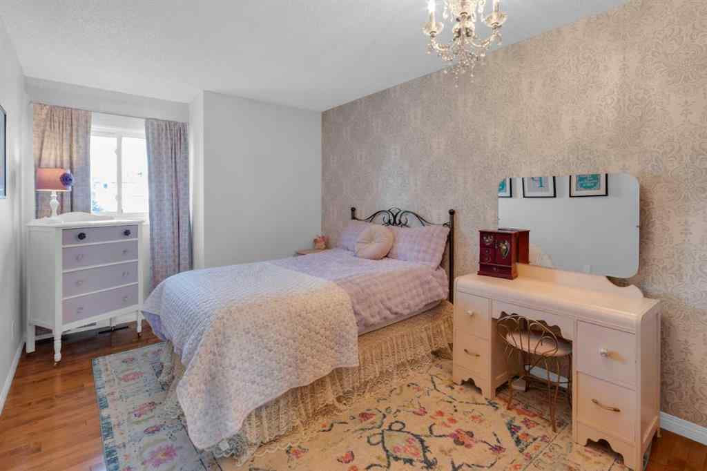 MLS® A2256623 - 240 Woodbriar Place SW in Woodbine Calgary, Residential