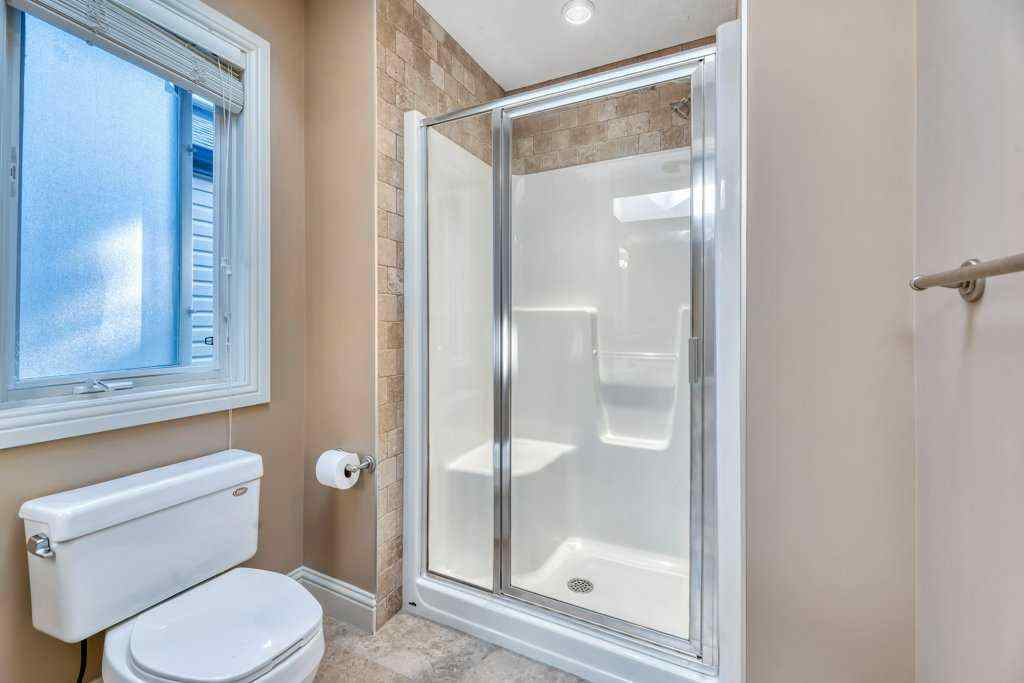 MLS® A2256625 - 2221 26 Street SW in Killarney/Glengarry Calgary, Residential