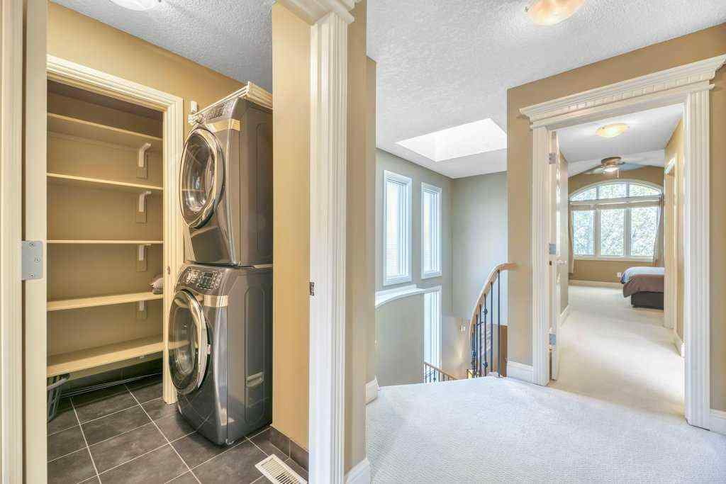 MLS® A2256625 - 2221 26 Street SW in Killarney/Glengarry Calgary, Residential