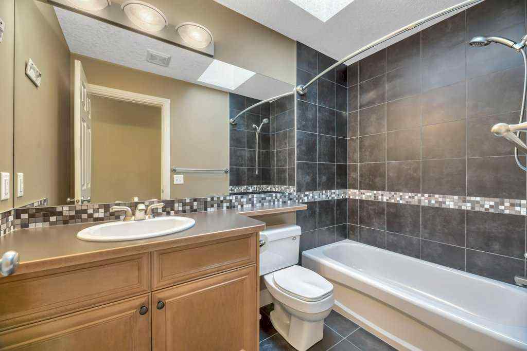 MLS® A2256625 - 2221 26 Street SW in Killarney/Glengarry Calgary, Residential