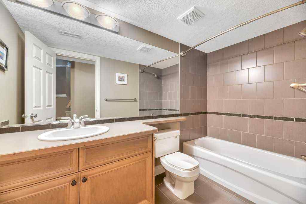 MLS® A2256625 - 2221 26 Street SW in Killarney/Glengarry Calgary, Residential