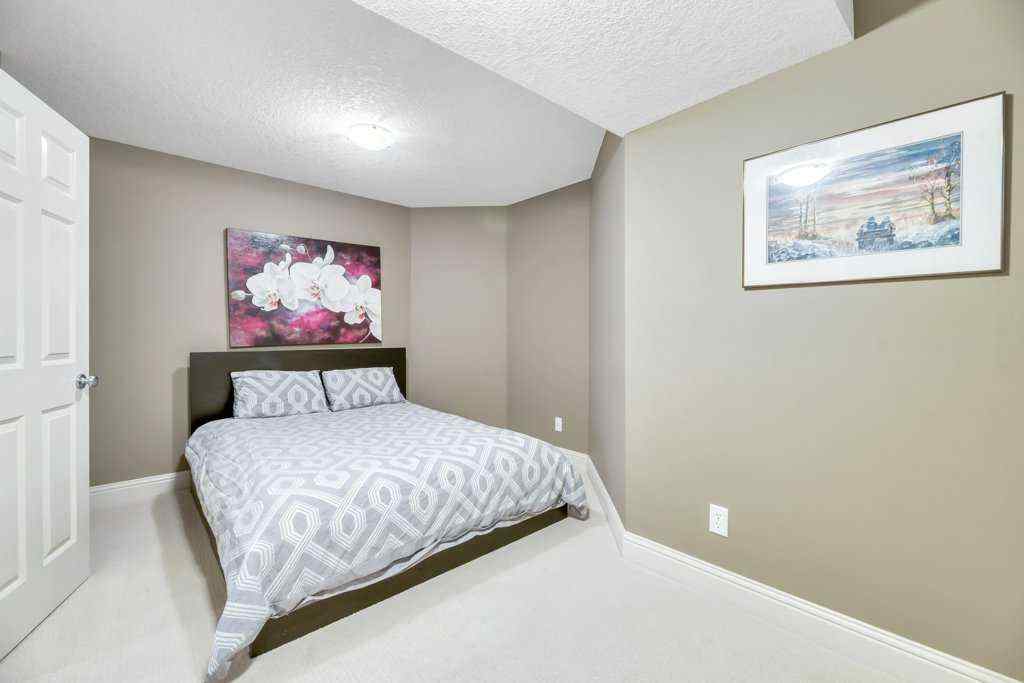 MLS® A2256625 - 2221 26 Street SW in Killarney/Glengarry Calgary, Residential