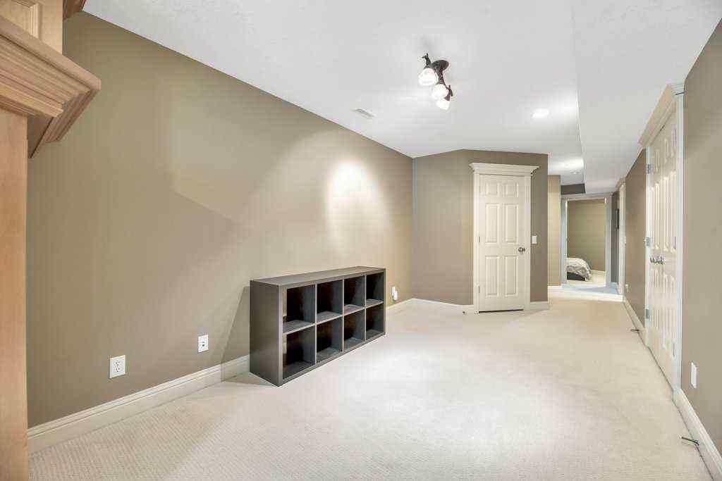 MLS® A2256625 - 2221 26 Street SW in Killarney/Glengarry Calgary, Residential