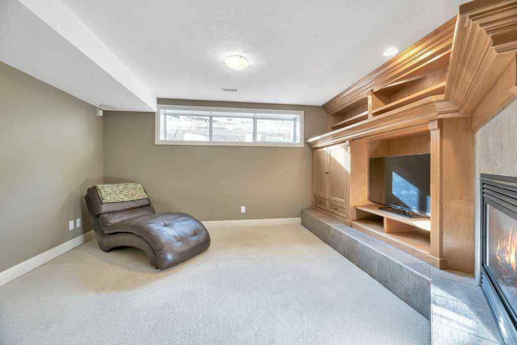MLS® A2256625 - 2221 26 Street SW in Killarney/Glengarry Calgary, Residential