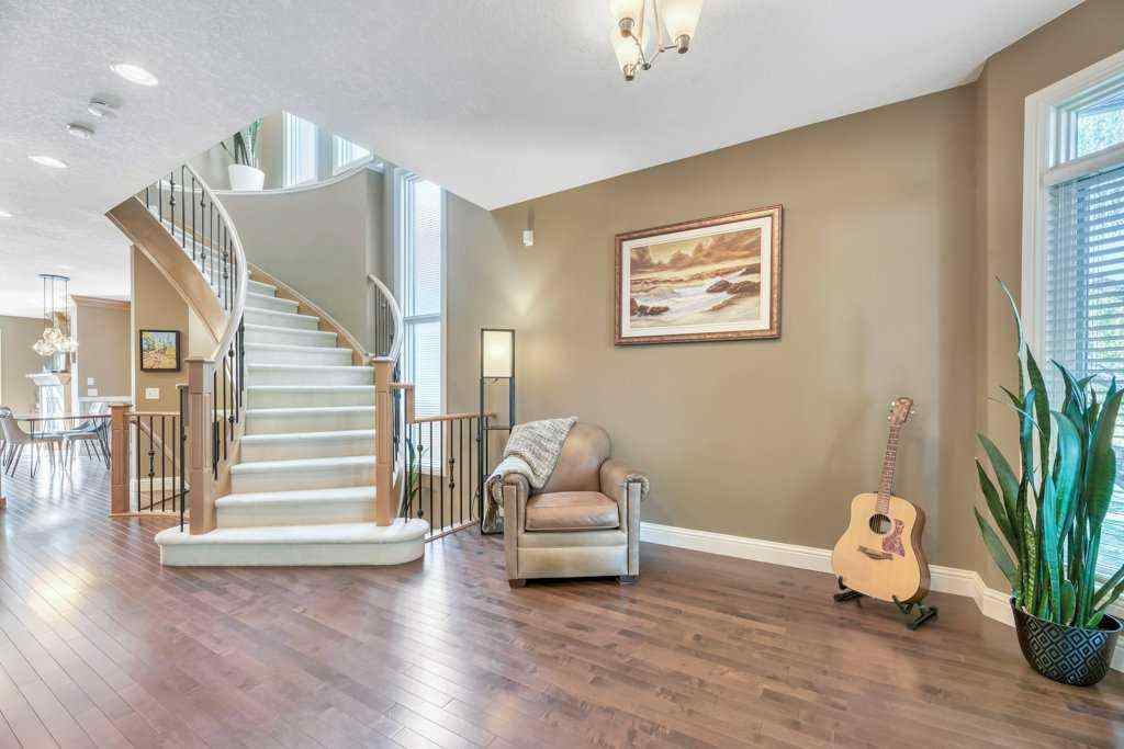 MLS® A2256625 - 2221 26 Street SW in Killarney/Glengarry Calgary, Residential