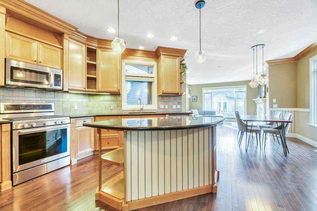 MLS® A2256625 - 2221 26 Street SW in Killarney/Glengarry Calgary, Residential