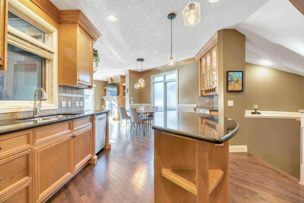 MLS® A2256625 - 2221 26 Street SW in Killarney/Glengarry Calgary, Residential