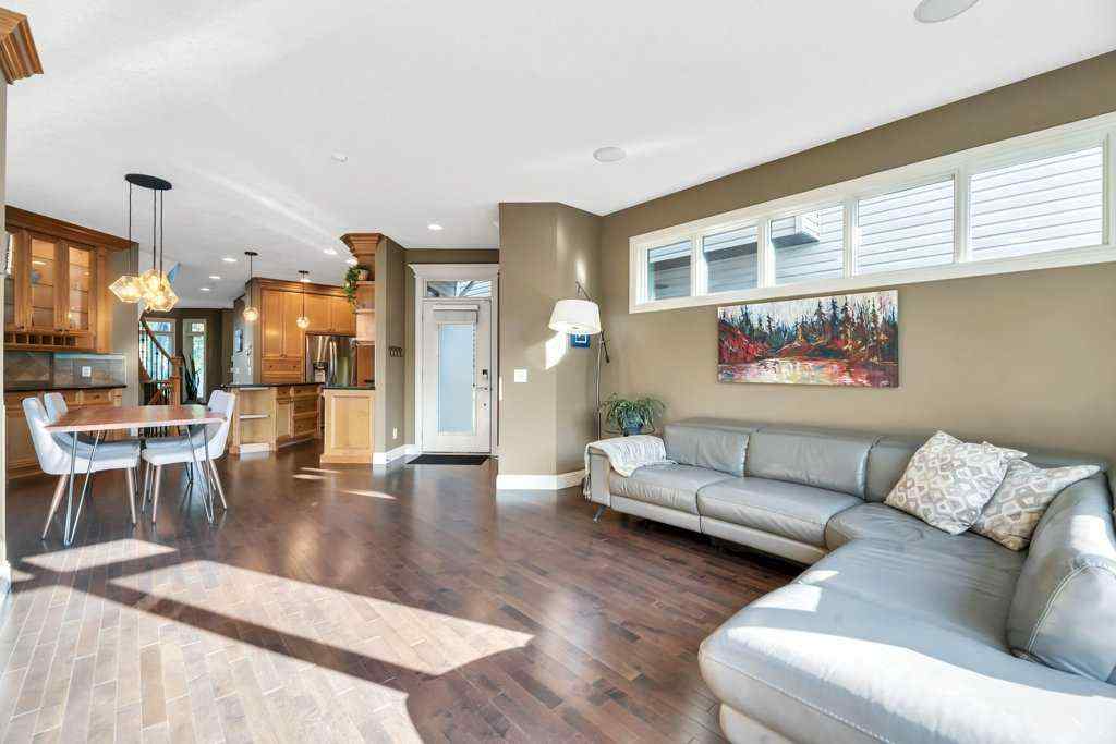 MLS® A2256625 - 2221 26 Street SW in Killarney/Glengarry Calgary, Residential