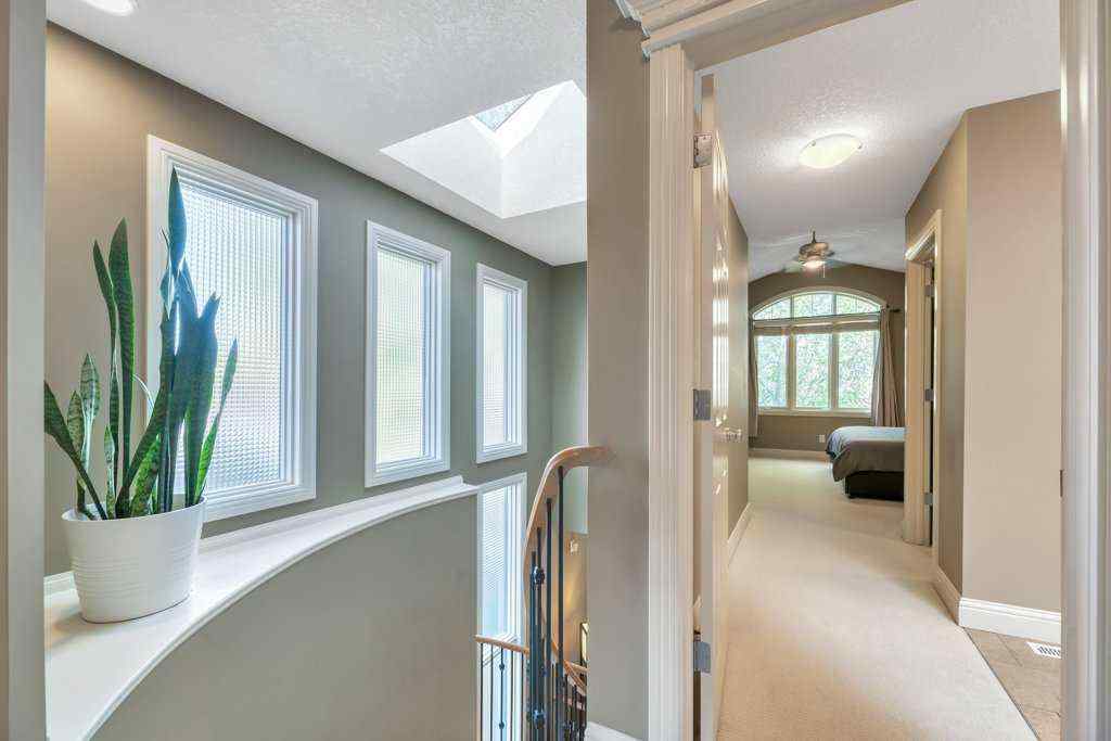 MLS® A2256625 - 2221 26 Street SW in Killarney/Glengarry Calgary, Residential