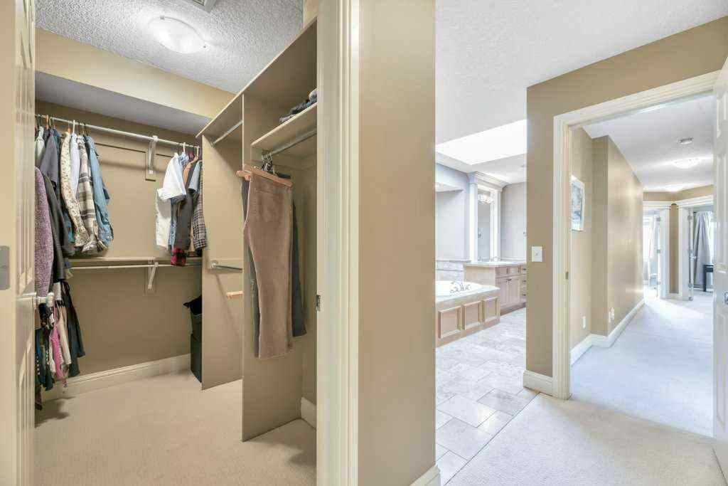 MLS® A2256625 - 2221 26 Street SW in Killarney/Glengarry Calgary, Residential
