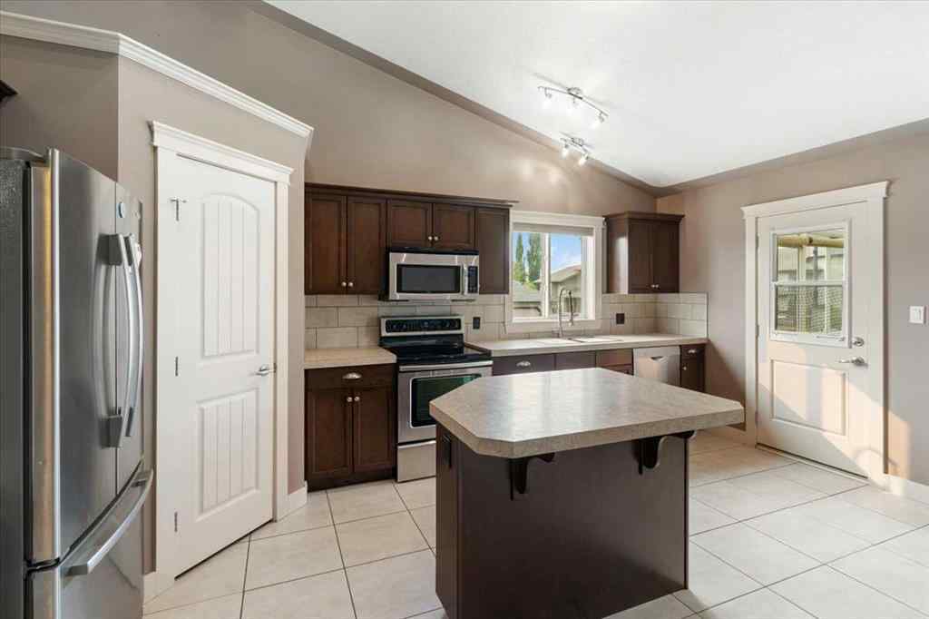 MLS® A2256631 - 11482 69 Avenue  in Pinnacle Ridge Grande Prairie, Residential