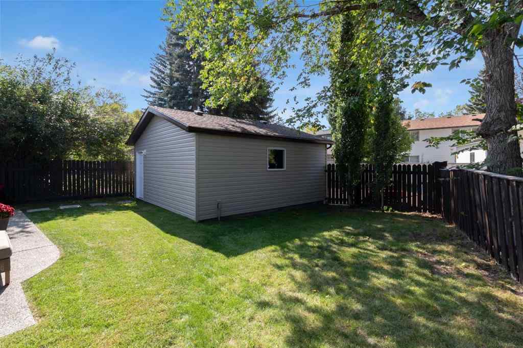 MLS® A2256633 - 39 Midpark Close SE in Midnapore Calgary, Residential