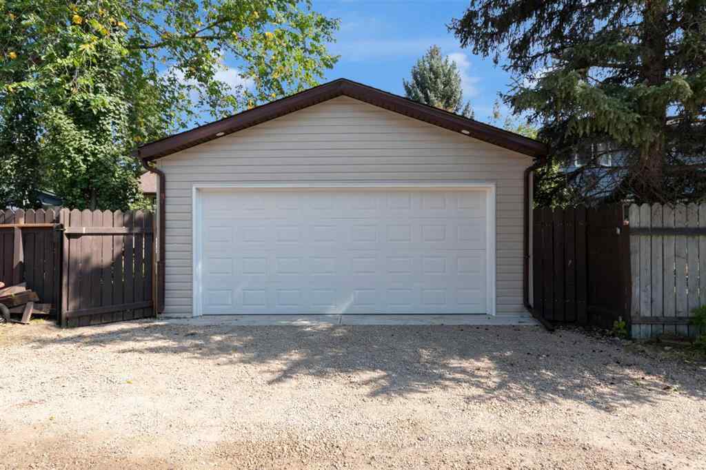 MLS® A2256633 - 39 Midpark Close SE in Midnapore Calgary, Residential