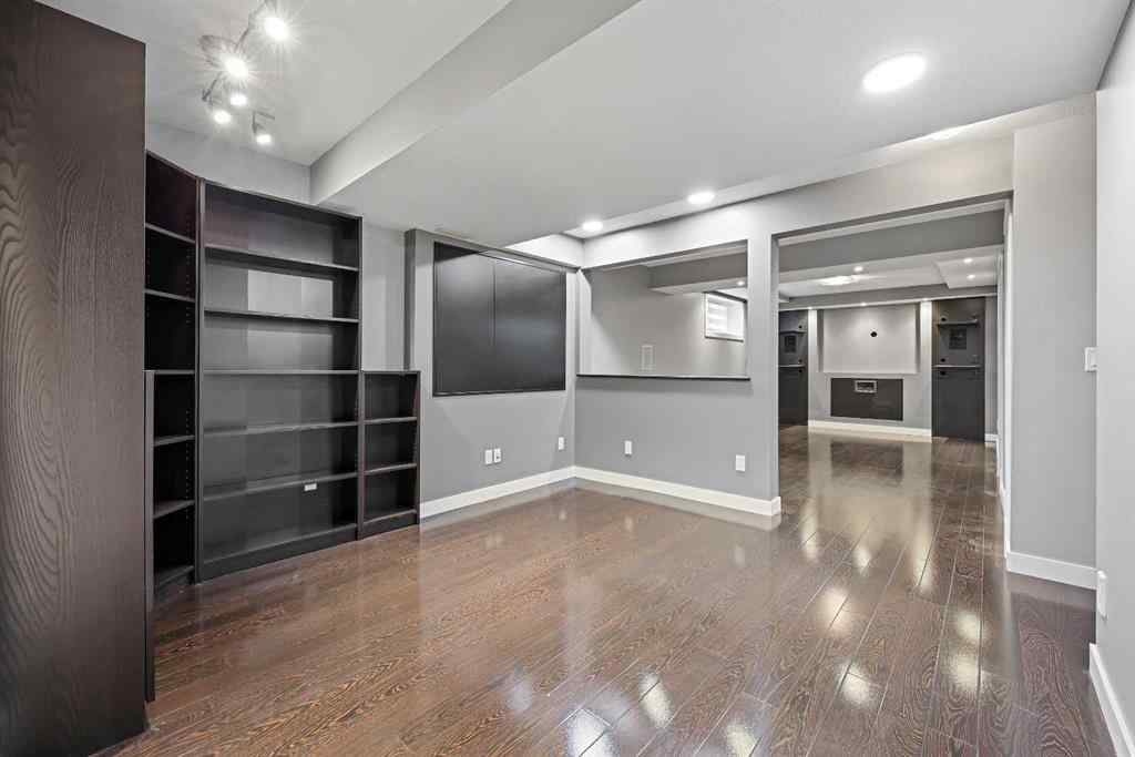 MLS® A2256635 - 8018 Cougar Ridge Avenue SW in Cougar Ridge Calgary, Residential