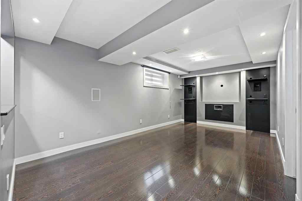 MLS® A2256635 - 8018 Cougar Ridge Avenue SW in Cougar Ridge Calgary, Residential