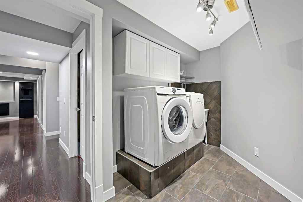 MLS® A2256635 - 8018 Cougar Ridge Avenue SW in Cougar Ridge Calgary, Residential