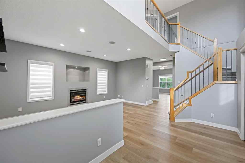 MLS® A2256635 - 8018 Cougar Ridge Avenue SW in Cougar Ridge Calgary, Residential