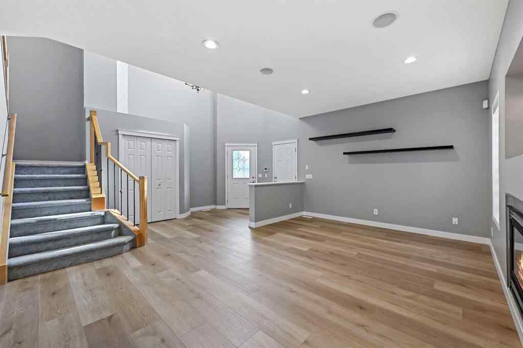 MLS® A2256635 - 8018 Cougar Ridge Avenue SW in Cougar Ridge Calgary, Residential