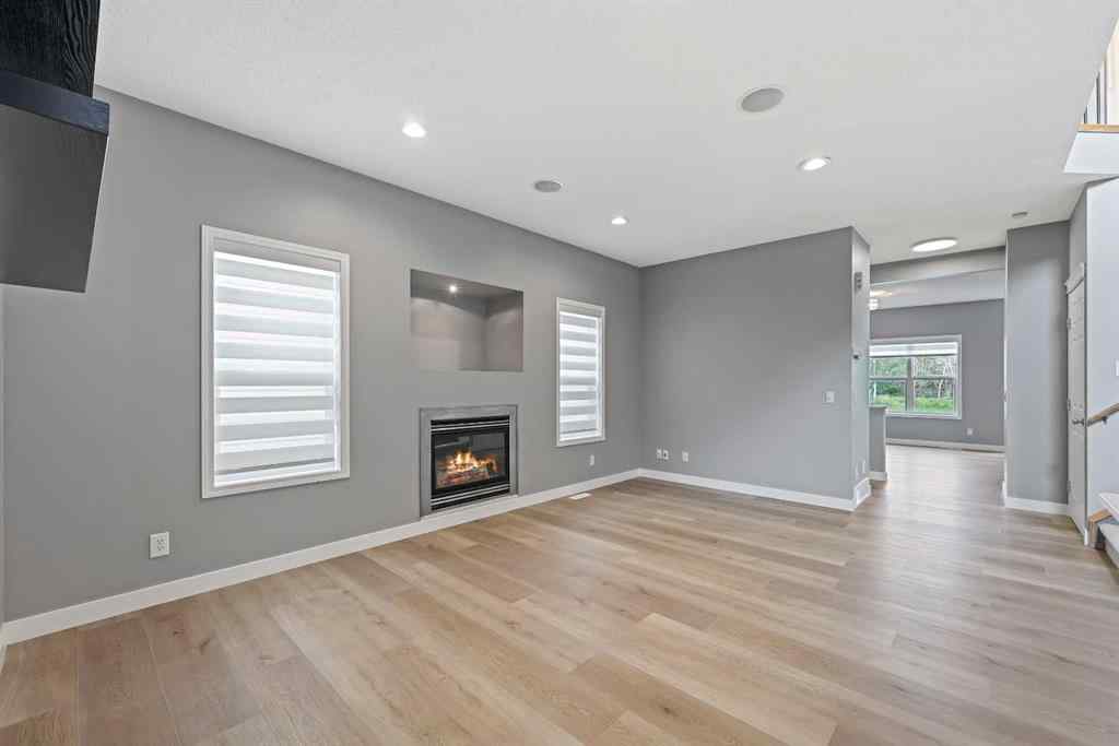 MLS® A2256635 - 8018 Cougar Ridge Avenue SW in Cougar Ridge Calgary, Residential
