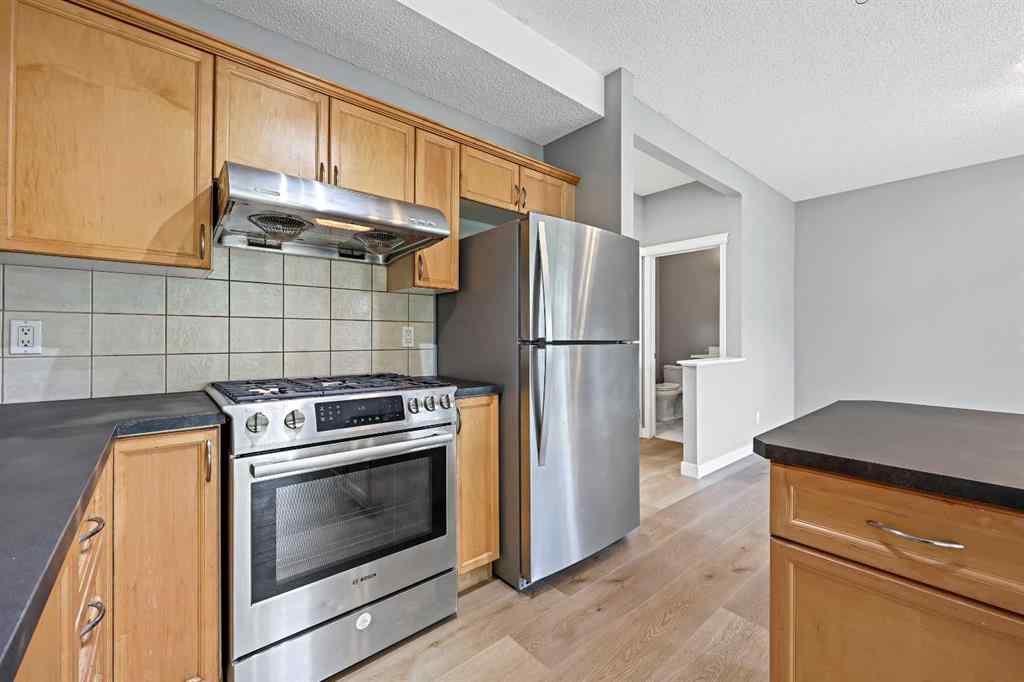 MLS® A2256635 - 8018 Cougar Ridge Avenue SW in Cougar Ridge Calgary, Residential