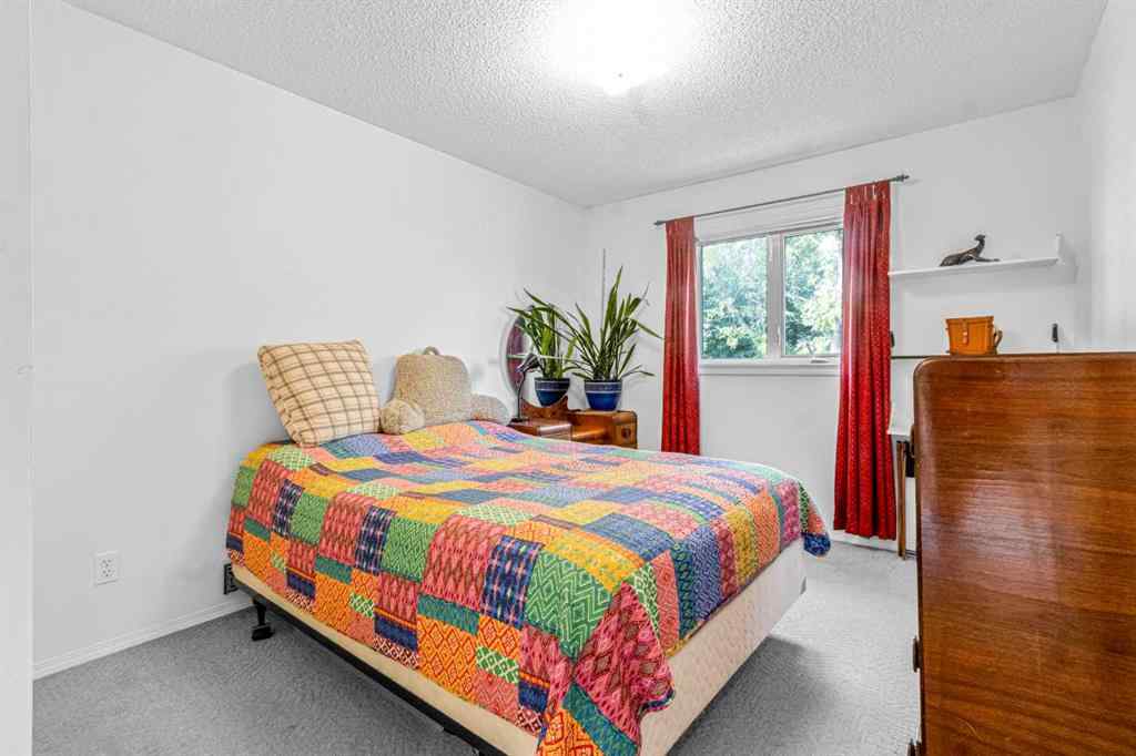 MLS® A2256636 - 924 19 Avenue NW in Mount Pleasant Calgary, Residential