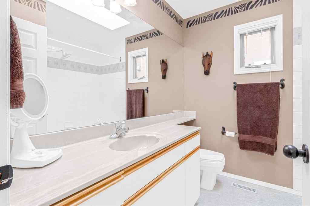 MLS® A2256636 - 924 19 Avenue NW in Mount Pleasant Calgary, Residential