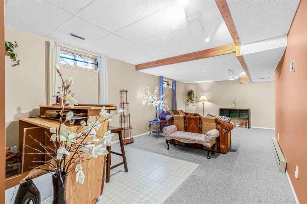 MLS® A2256636 - 924 19 Avenue NW in Mount Pleasant Calgary, Residential