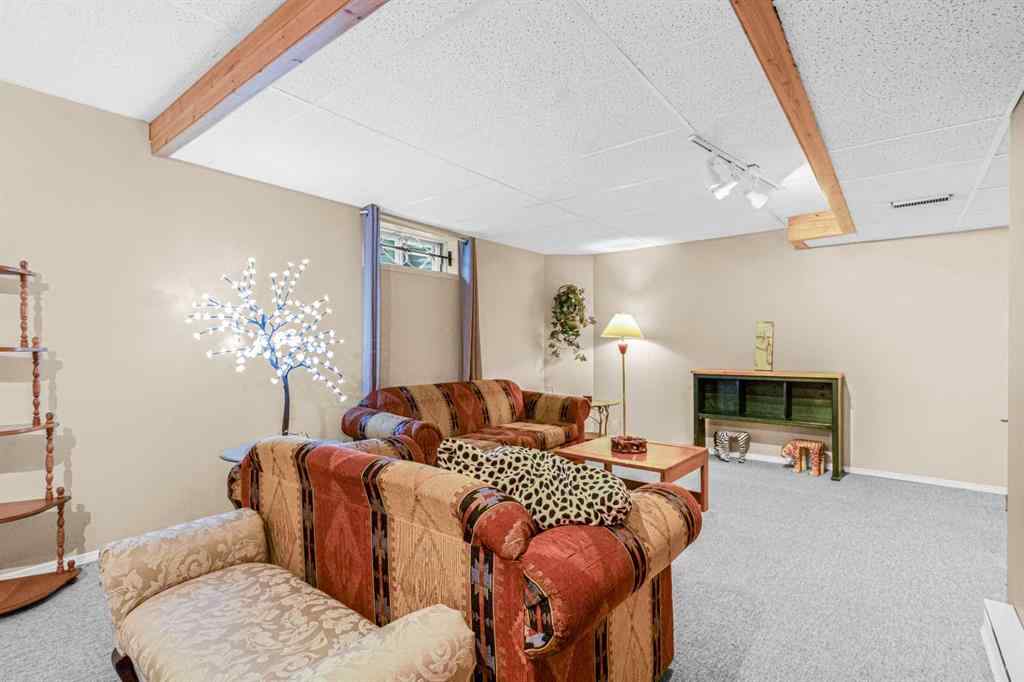 MLS® A2256636 - 924 19 Avenue NW in Mount Pleasant Calgary, Residential