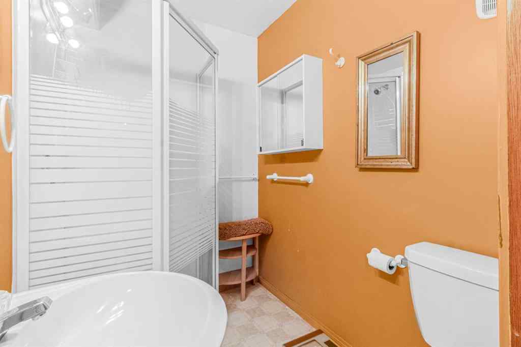 MLS® A2256636 - 924 19 Avenue NW in Mount Pleasant Calgary, Residential