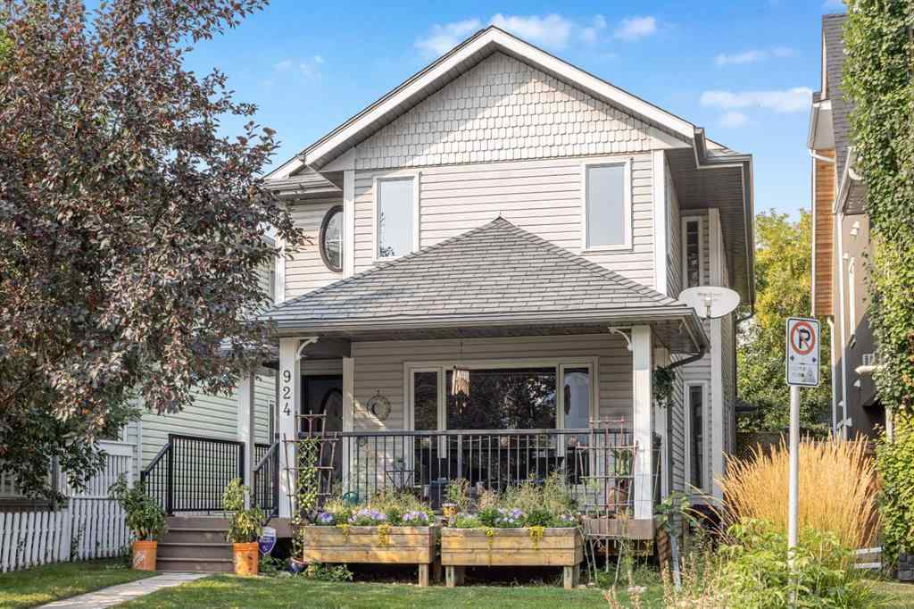 MLS® A2256636 - 924 19 Avenue NW in Mount Pleasant Calgary, Residential