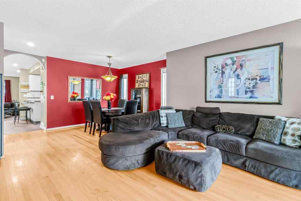 MLS® A2256636 - 924 19 Avenue NW in Mount Pleasant Calgary, Residential
