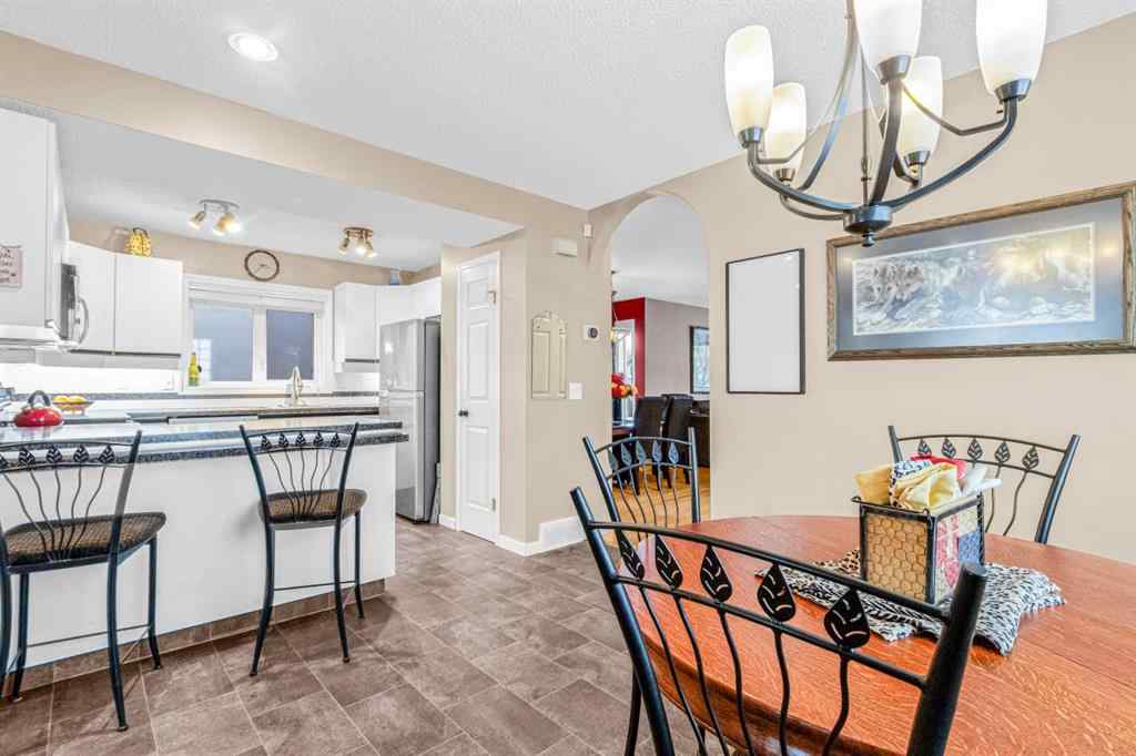 MLS® A2256636 - 924 19 Avenue NW in Mount Pleasant Calgary, Residential